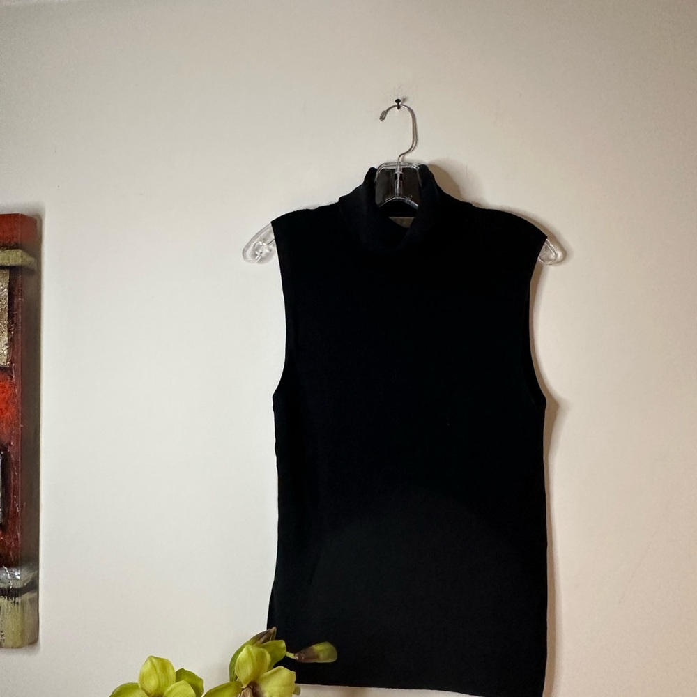 T83- Michael Kors Black Fitted Turtle Neck Top
